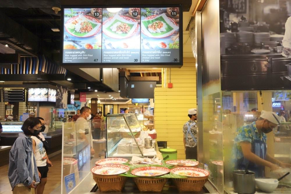 曼谷旅遊｜Terminal 21百貨公司【Pier 21】平價美食廣場推薦！打拋飯只要30泰銖