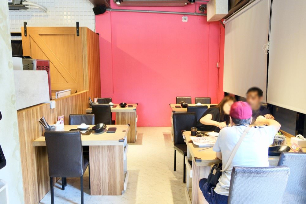 肉多多大變身！網路溫度計好感度星等聲量排名蟬聯兩年第一名肉多多火鍋-桃園春日店！大推爆炒石頭火鍋、海陸爆擊！桃園榜上有名夜宵火鍋