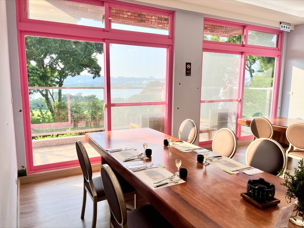 新北無菜單料理推薦【鳶山紅樓】知名飯店行政主廚執掌極品美味！三峽景觀餐廳賞花看夕陽、遠眺大漢溪