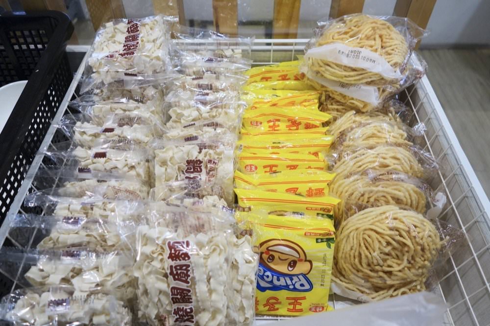 中壢火鍋推薦【最潮台味狂一鍋】新上市燒酒烏骨雞蛤蜊鍋超好吃！獨家桌邊爆炒噴火秀(中壢中山東店)