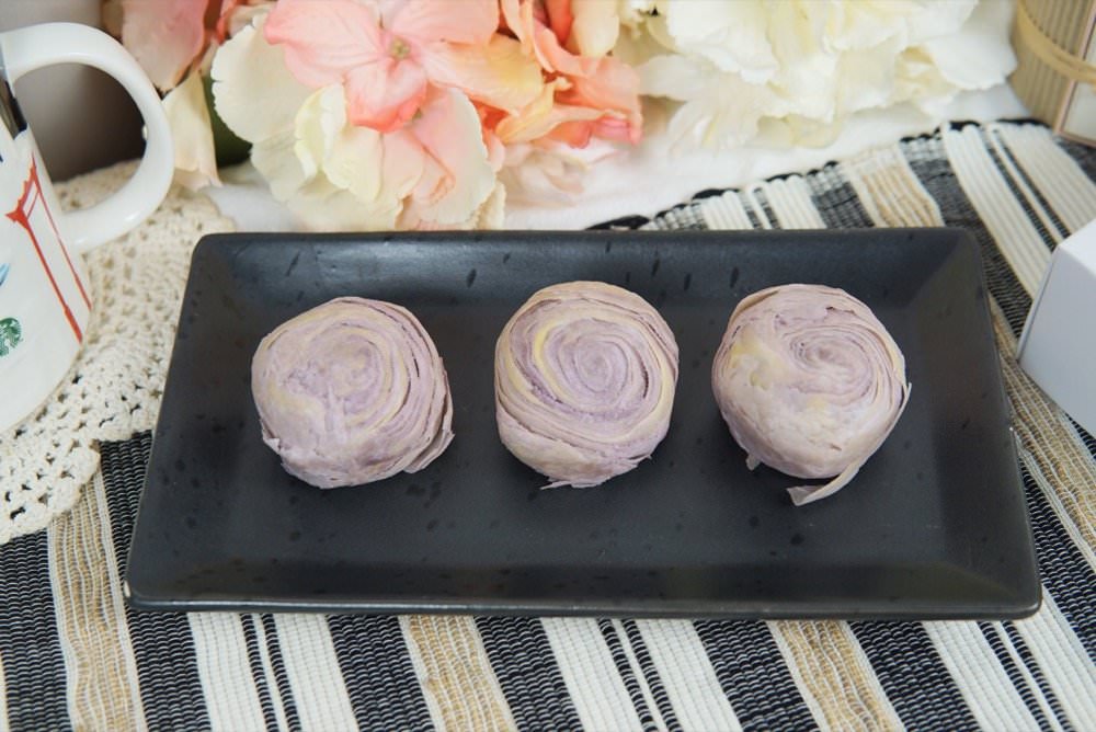 台中十大伴手禮-大甲名產躉泰流芯酥、紫晶酥開箱!榮獲米其林食品評鑑的好吃年節禮盒、台中特色伴手禮推薦! - 第14張圖 台中十大伴手禮-大甲名產躉泰流芯酥、紫晶酥開箱!榮獲米其林食品評鑑的好吃年節禮盒、台中特色伴手禮推薦!