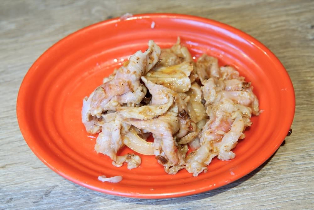 肉多多大變身！網路溫度計好感度星等聲量排名蟬聯兩年第一名肉多多火鍋-桃園春日店！大推爆炒石頭火鍋、海陸爆擊！桃園榜上有名夜宵火鍋