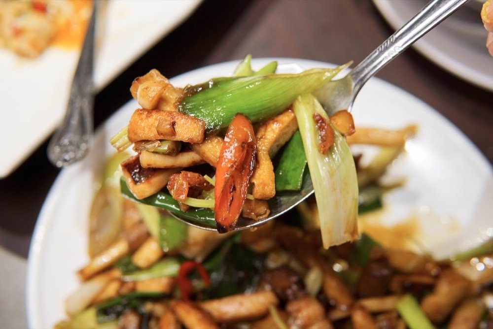 桃園合菜餐廳推薦【大楊梅鵝莊創始店】創立36年楊梅客家餐廳,必吃鄉村土鵝肉、咖哩軟殼蟹!楊梅美食/楊梅合菜推薦 - 第36張圖 桃園合菜餐廳推薦【大楊梅鵝莊創始店】創立36年楊梅客家餐廳,必吃鄉村土鵝肉、咖哩軟殼蟹!楊梅美食/楊梅合菜推薦