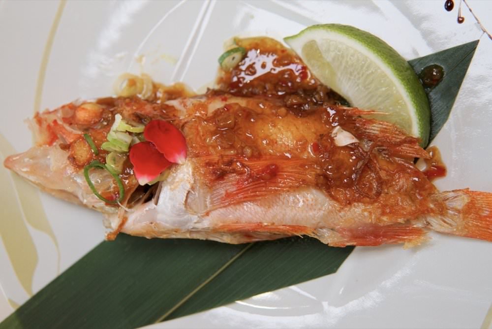 新北無菜單料理推薦【鳶山紅樓】知名飯店行政主廚執掌極品美味！三峽景觀餐廳賞花看夕陽、遠眺大漢溪