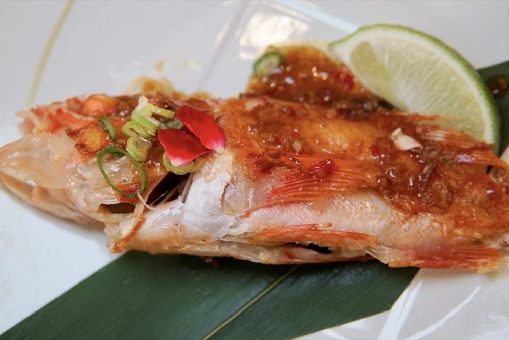 新北無菜單料理推薦【鳶山紅樓】知名飯店行政主廚執掌極品美味！三峽景觀餐廳賞花看夕陽、遠眺大漢溪