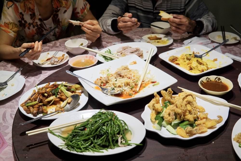 桃園合菜餐廳推薦【大楊梅鵝莊創始店】創立36年楊梅客家餐廳,必吃鄉村土鵝肉、咖哩軟殼蟹!楊梅美食/楊梅合菜推薦 - 第46張圖 桃園合菜餐廳推薦【大楊梅鵝莊創始店】創立36年楊梅客家餐廳,必吃鄉村土鵝肉、咖哩軟殼蟹!楊梅美食/楊梅合菜推薦