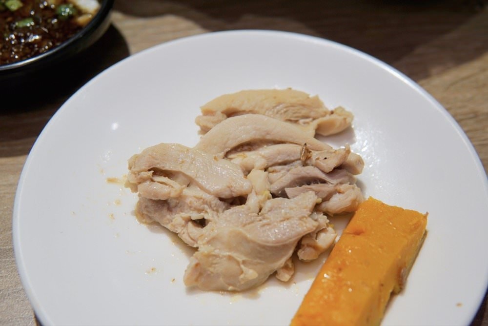 肉多多大變身！網路溫度計好感度星等聲量排名蟬聯兩年第一名肉多多火鍋-桃園春日店！大推爆炒石頭火鍋、海陸爆擊！桃園榜上有名夜宵火鍋