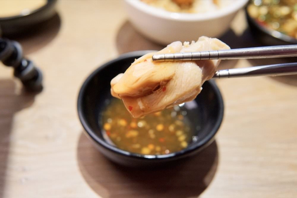 肉多多大變身！網路溫度計好感度星等聲量排名蟬聯兩年第一名肉多多火鍋-桃園春日店！大推爆炒石頭火鍋、海陸爆擊！桃園榜上有名夜宵火鍋