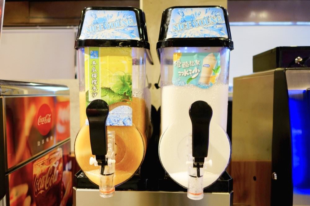 肉多多大變身！網路溫度計好感度星等聲量排名蟬聯兩年第一名肉多多火鍋-桃園春日店！大推爆炒石頭火鍋、海陸爆擊！桃園榜上有名夜宵火鍋