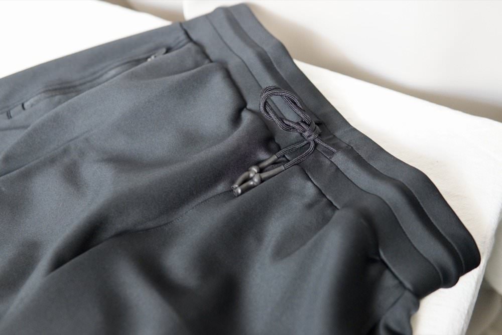 男生運動短褲推薦|版型帥氣好穿的VERVE Pound The Rock AIRtx™ 太空機能短褲( LIONEERS x DEBE x VERVE 三方聯名) - 第4張圖 男生運動短褲推薦|版型帥氣好穿的VERVE Pound The Rock AIRtx™ 太空機能短褲( LIONEERS x DEBE x VERVE 三方聯名)