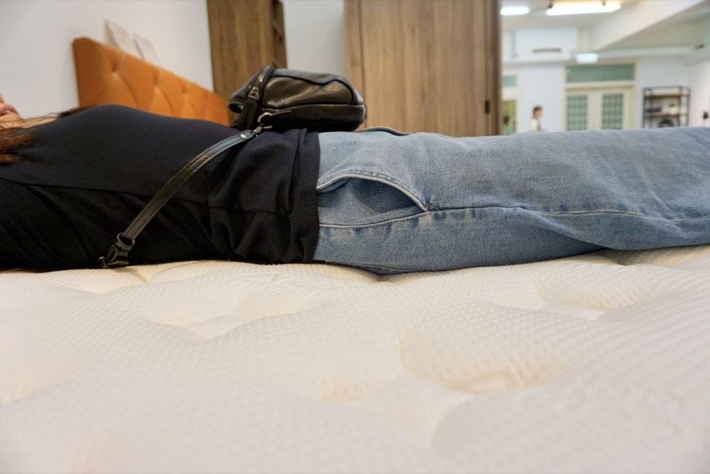 桃園家具推薦！超好逛的H&D東稻家居桃園門市－Homemeet床墊、米卡沙發、懶人必買電動床推薦！