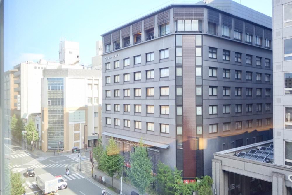 京都飯店推薦｜京都站前里士滿高級飯店 (Richmond Hotel Premier Kyoto Ekimae)免費下午茶點心與Happy Hour喝到飽，交通便利近京都車站/唐吉軻德/友都八喜/鳥貴族