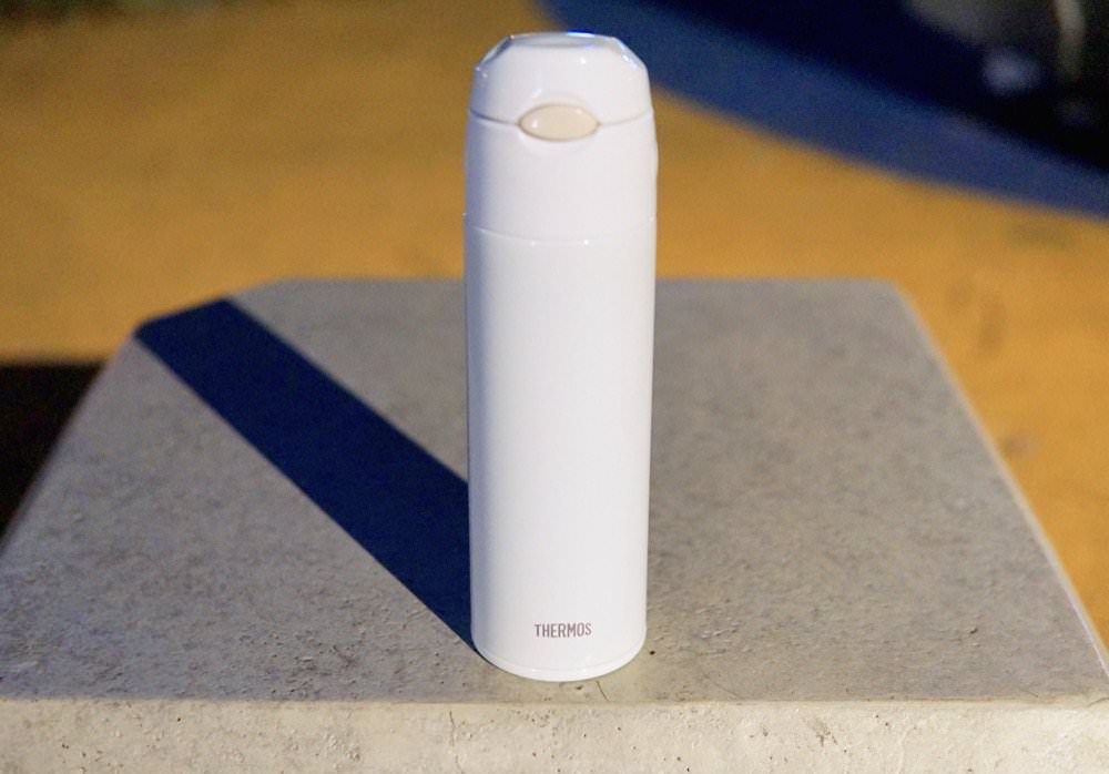 膳魔師保溫瓶FHL-551開箱！超美又實用的保溫保冷瓶，單手一觸即開、超方便不銹鋼內膽！