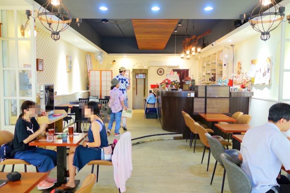 青埔早午餐咖啡廳推薦【小巷43 Alley Cafe】套餐飲料無限續加!早午餐、燉飯、義大利麵漢堡通通有(青埔A17餐廳) - 第3張圖 青埔早午餐咖啡廳推薦【小巷43 Alley Cafe】套餐飲料無限續加!早午餐、燉飯、義大利麵漢堡通通有(青埔A17餐廳)