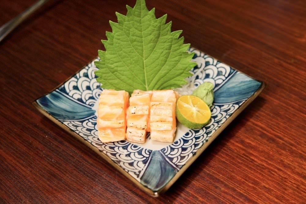 大安區美食推薦【Food二十食堂】超好吃握壽司、生魚片丼飯、一夜干、唐揚雞，新鮮美味日式料理｜大安區平價日料、外送美食推薦！