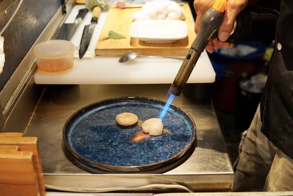 大安區美食推薦【Food二十食堂】超好吃握壽司、生魚片丼飯、一夜干、唐揚雞，新鮮美味日式料理｜大安區平價日料、外送美食推薦！