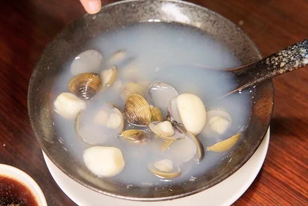 大安區美食推薦【Food二十食堂】超好吃握壽司、生魚片丼飯、一夜干、唐揚雞，新鮮美味日式料理｜大安區平價日料、外送美食推薦！