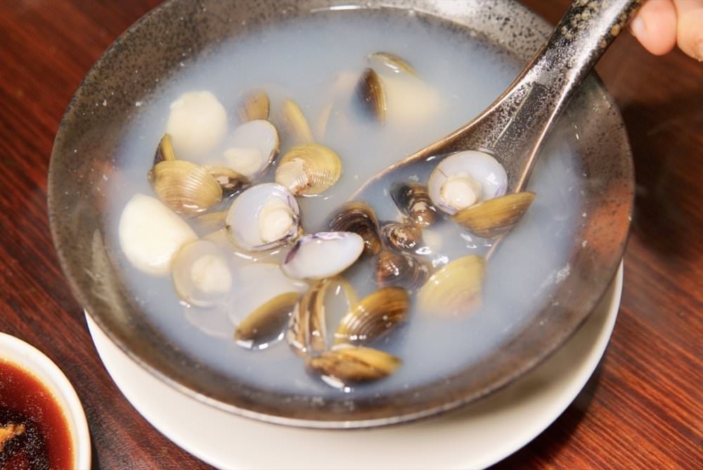 大安區美食推薦【Food二十食堂】超好吃握壽司、生魚片丼飯、一夜干、唐揚雞，新鮮美味日式料理｜大安區平價日料、外送美食推薦！