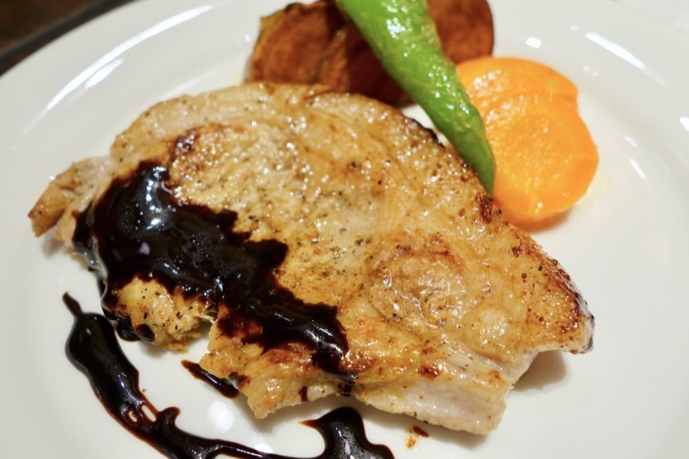 【京都美食推薦】百年老店東洋亭。必吃漢堡排、百年布丁，京都車站美食餐廳推薦！東洋亭京都ポルタ店(Grill Capital Touyoutei-Kyoto Porta)