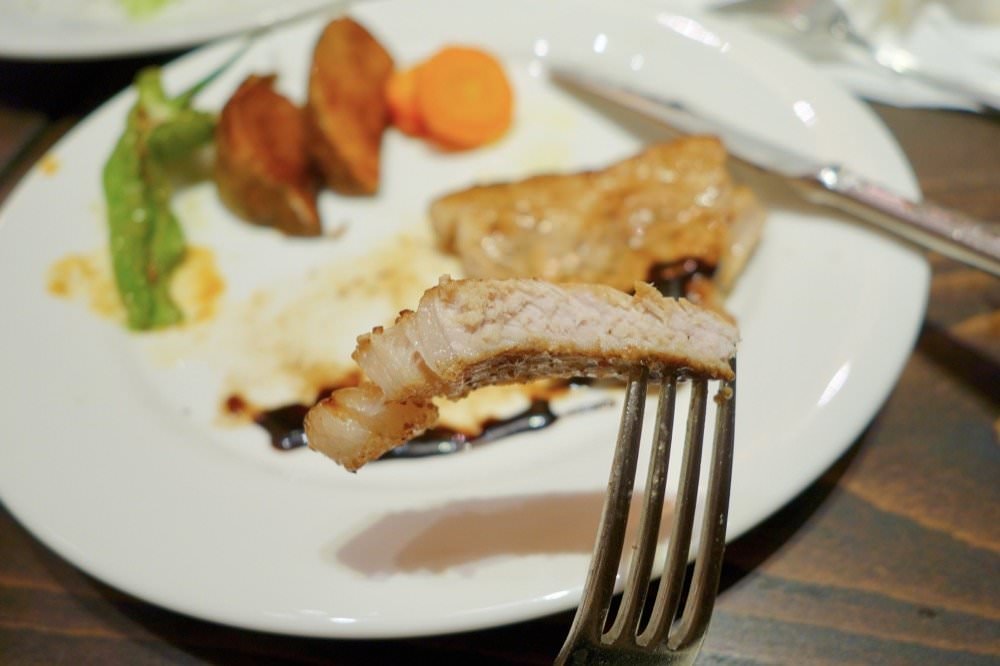 【京都美食推薦】百年老店東洋亭。必吃漢堡排、百年布丁，京都車站美食餐廳推薦！東洋亭京都ポルタ店(Grill Capital Touyoutei-Kyoto Porta)