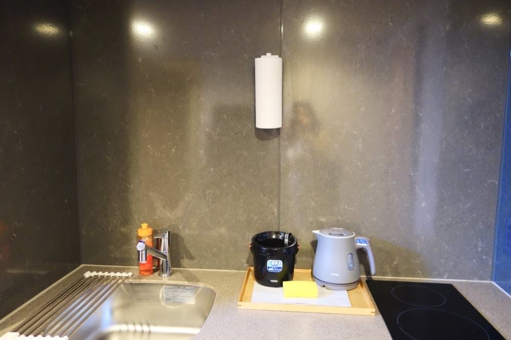 京都公寓式飯店推薦｜京都車站附近【京都七條堀川曼迪高級公寓飯店】和式四人房、上下舖家庭房設備齊全附廚房.洗衣機.烤箱.微波爐.冰箱冷凍庫MONday Apart Premium Kyoto Shichijo Horikawa