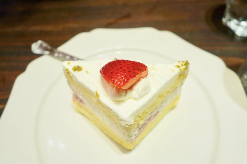 【京都美食推薦】百年老店東洋亭。必吃漢堡排、百年布丁，京都車站美食餐廳推薦！東洋亭京都ポルタ店(Grill Capital Touyoutei-Kyoto Porta)