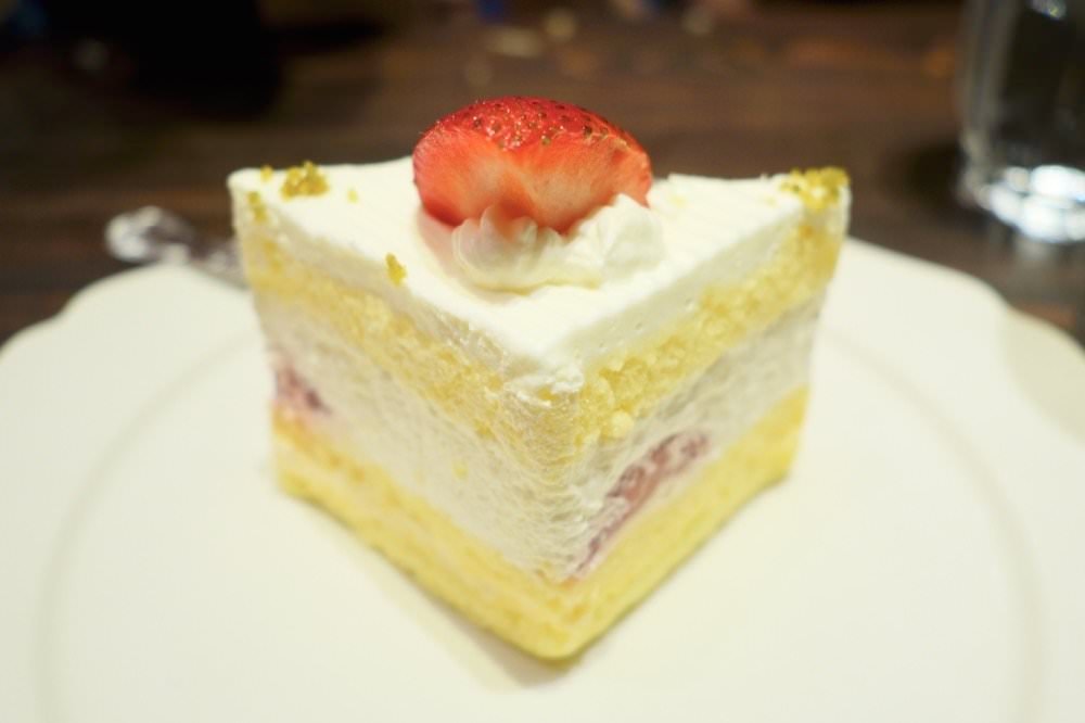 【京都美食推薦】百年老店東洋亭。必吃漢堡排、百年布丁，京都車站美食餐廳推薦！東洋亭京都ポルタ店(Grill Capital Touyoutei-Kyoto Porta)