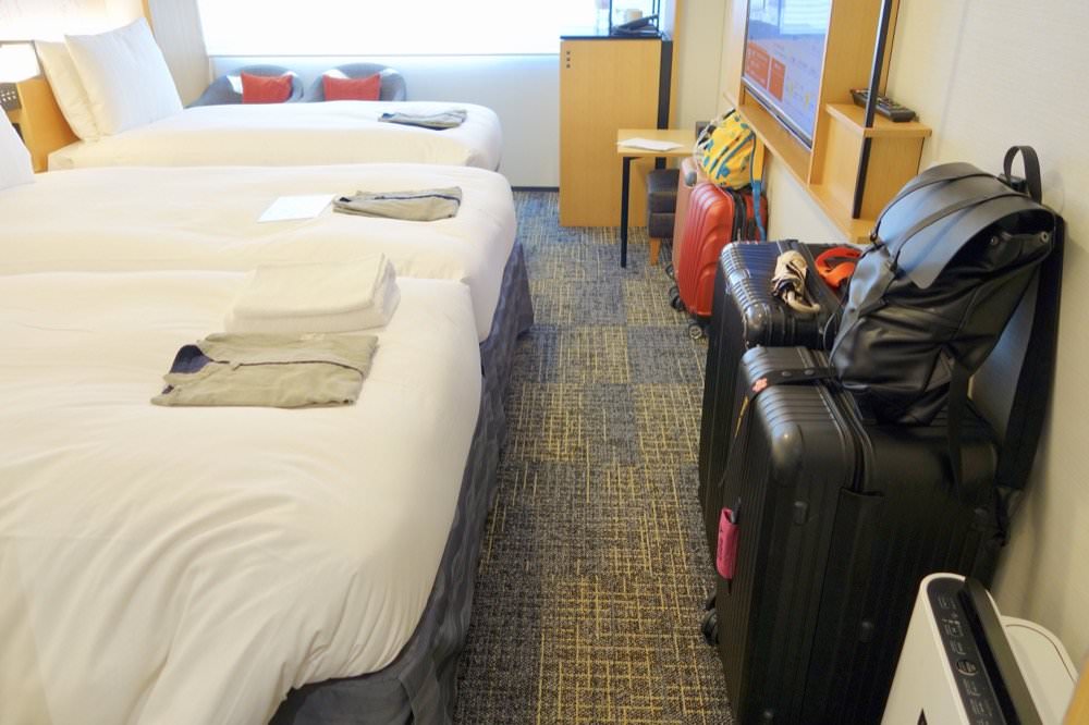 京都飯店推薦｜京都站前里士滿高級飯店 (Richmond Hotel Premier Kyoto Ekimae)免費下午茶點心與Happy Hour喝到飽，交通便利近京都車站/唐吉軻德/友都八喜/鳥貴族