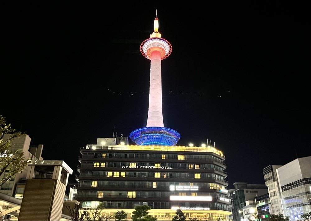京都飯店推薦｜京都站前里士滿高級飯店 (Richmond Hotel Premier Kyoto Ekimae)免費下午茶點心與Happy Hour喝到飽，交通便利近京都車站/唐吉軻德/友都八喜/鳥貴族