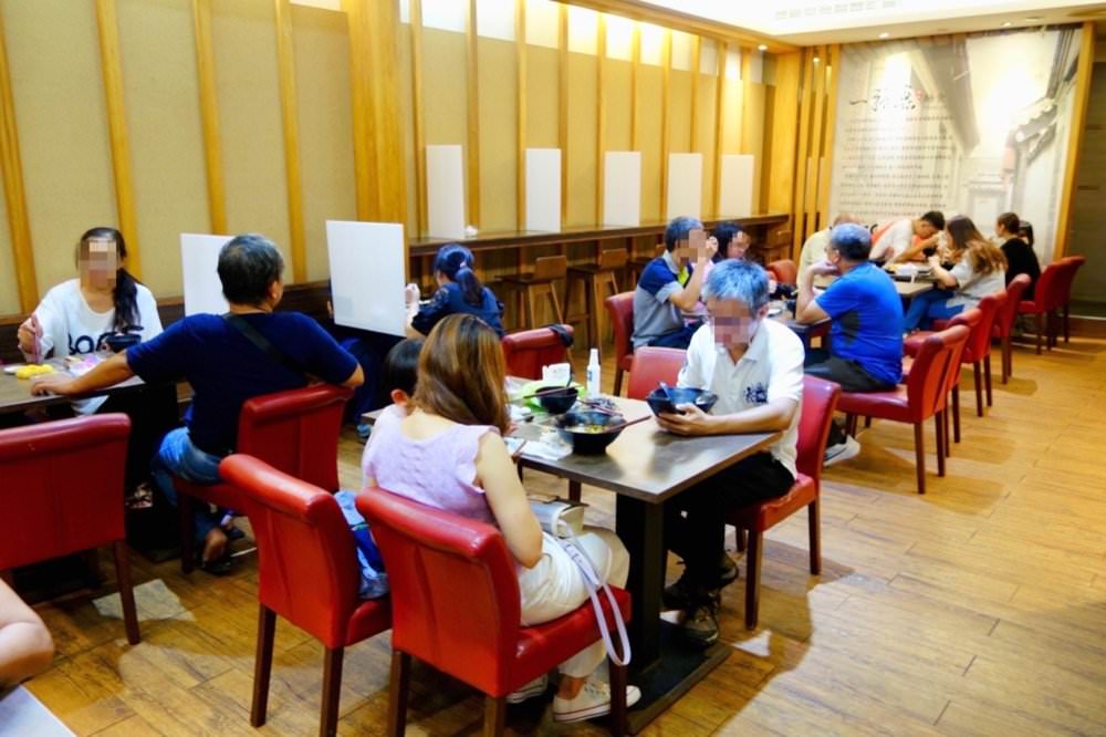 桃園中壢美食【一張桌麵食】飄香數十載的老字號眷村麵食館