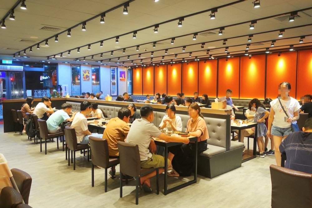 小時厚牛排桃園平鎮店|牛排210元起享咖喱飯、霜淇淋飲料自助吧吃到飽!平鎮交流道/復旦國小美食推薦 - 第4張圖 小時厚牛排桃園平鎮店|牛排210元起享咖喱飯、霜淇淋飲料自助吧吃到飽!平鎮交流道/復旦國小美食推薦