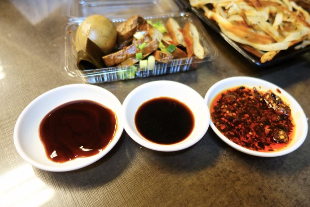 桃園中壢美食【一張桌麵食】飄香數十載的老字號眷村麵食館