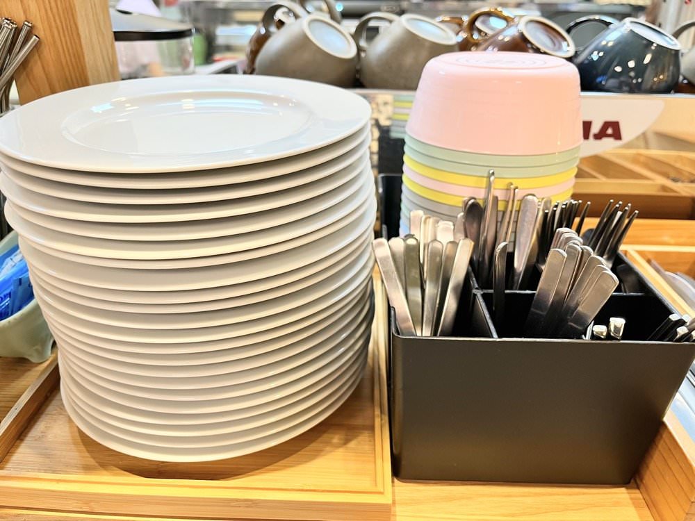 中壢青埔早午餐推薦｜輕綠舍 Lite Canteen｜美味厚火腿培根盤餐