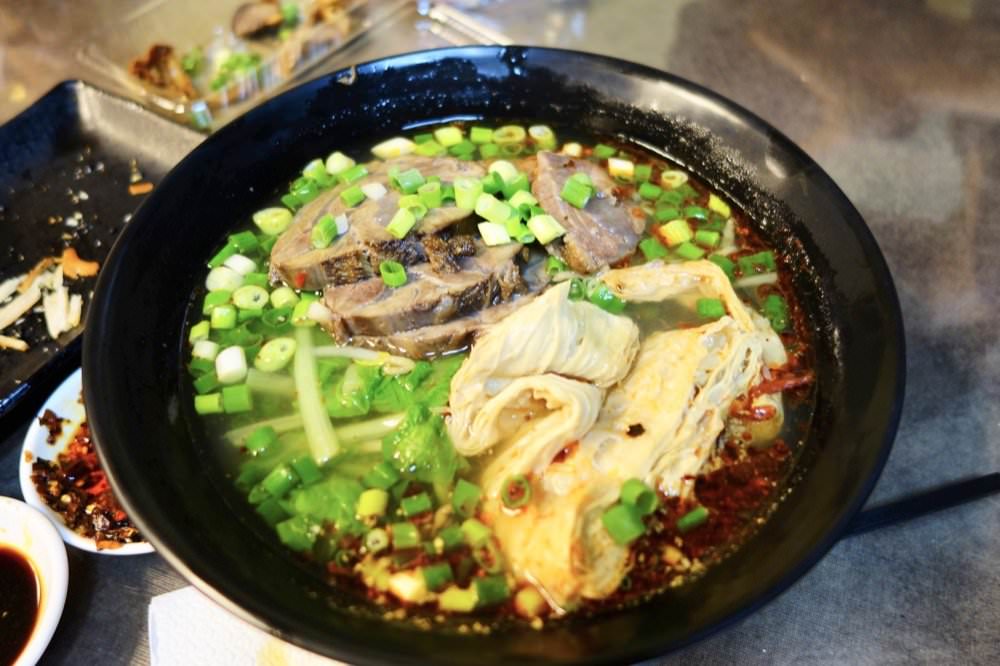 桃園中壢美食【一張桌麵食】飄香數十載的老字號眷村麵食館