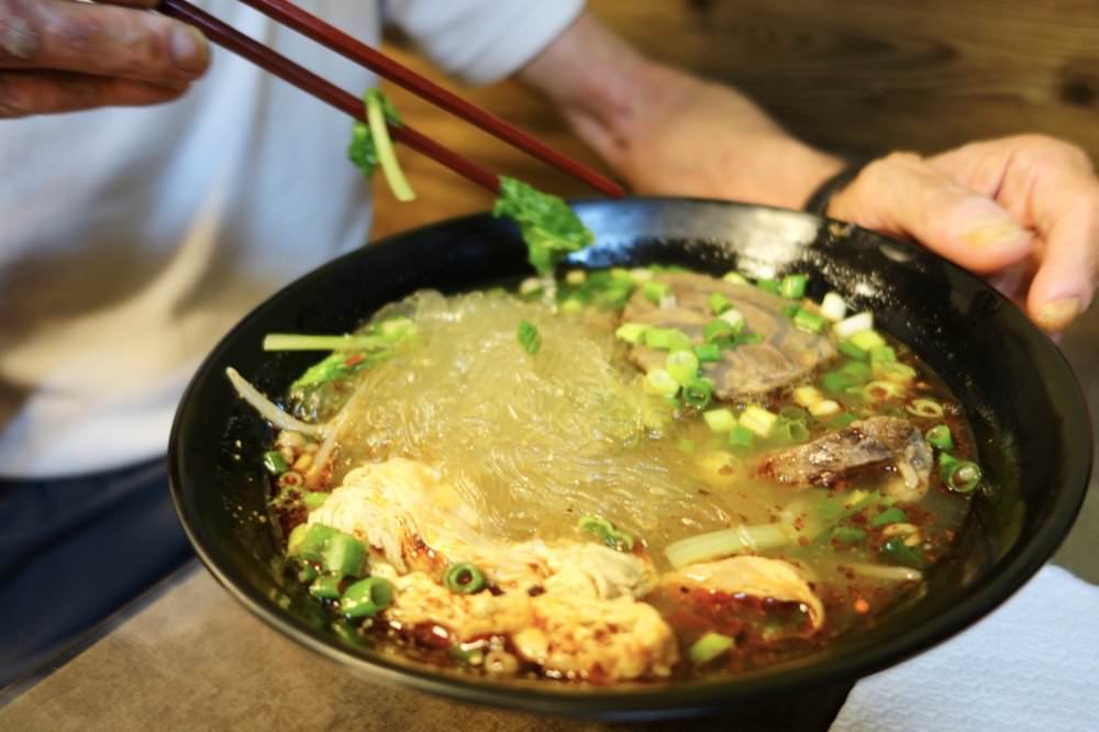 桃園中壢美食【一張桌麵食】飄香數十載的老字號眷村麵食館