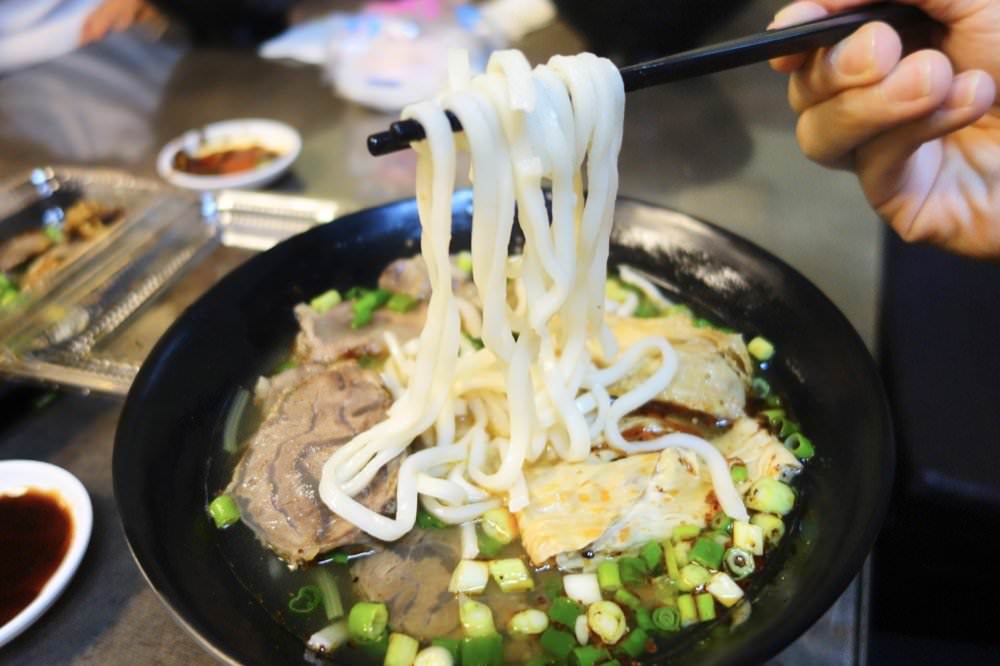 桃園中壢美食【一張桌麵食】飄香數十載的老字號眷村麵食館