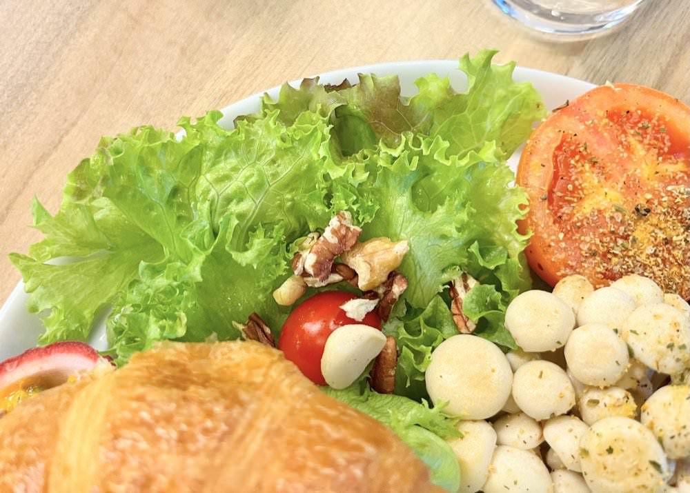 中壢青埔早午餐推薦｜輕綠舍 Lite Canteen｜美味厚火腿培根盤餐