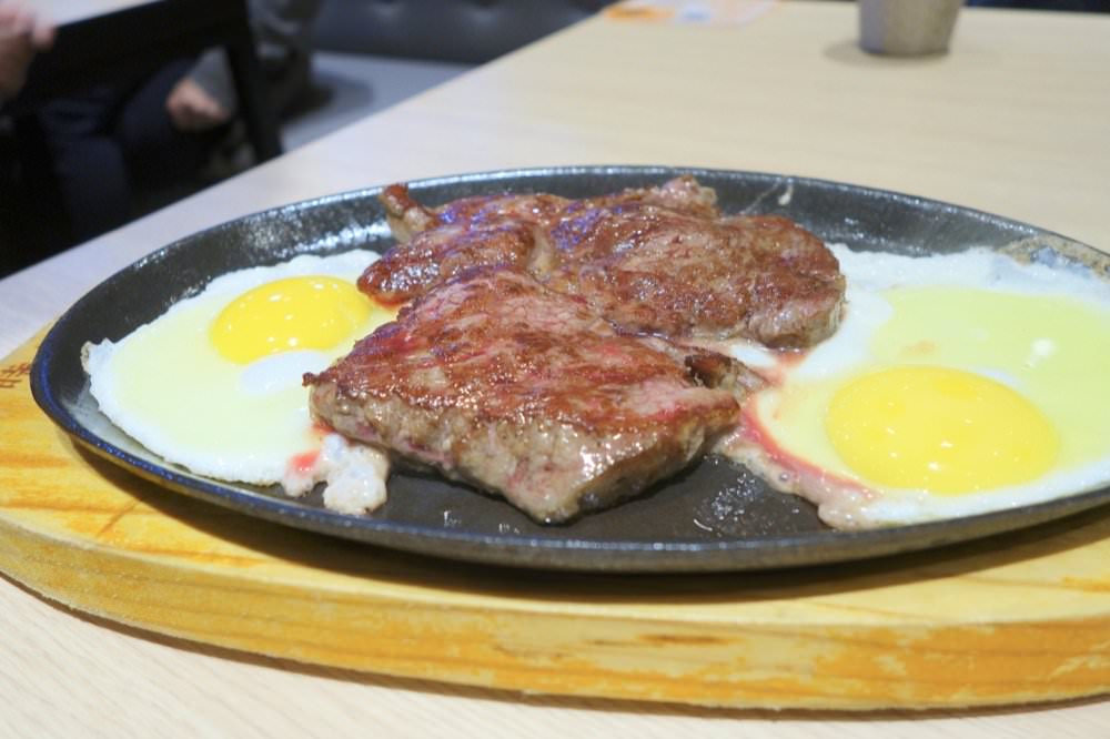 小時厚牛排桃園平鎮店|牛排210元起享咖喱飯、霜淇淋飲料自助吧吃到飽!平鎮交流道/復旦國小美食推薦 - 第29張圖 小時厚牛排桃園平鎮店|牛排210元起享咖喱飯、霜淇淋飲料自助吧吃到飽!平鎮交流道/復旦國小美食推薦