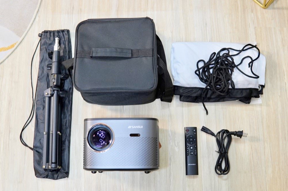 SANSUI 山水微型行動智慧高亮度投影機SPJ-MO｜居家、外出露營都方便！投影機推薦！