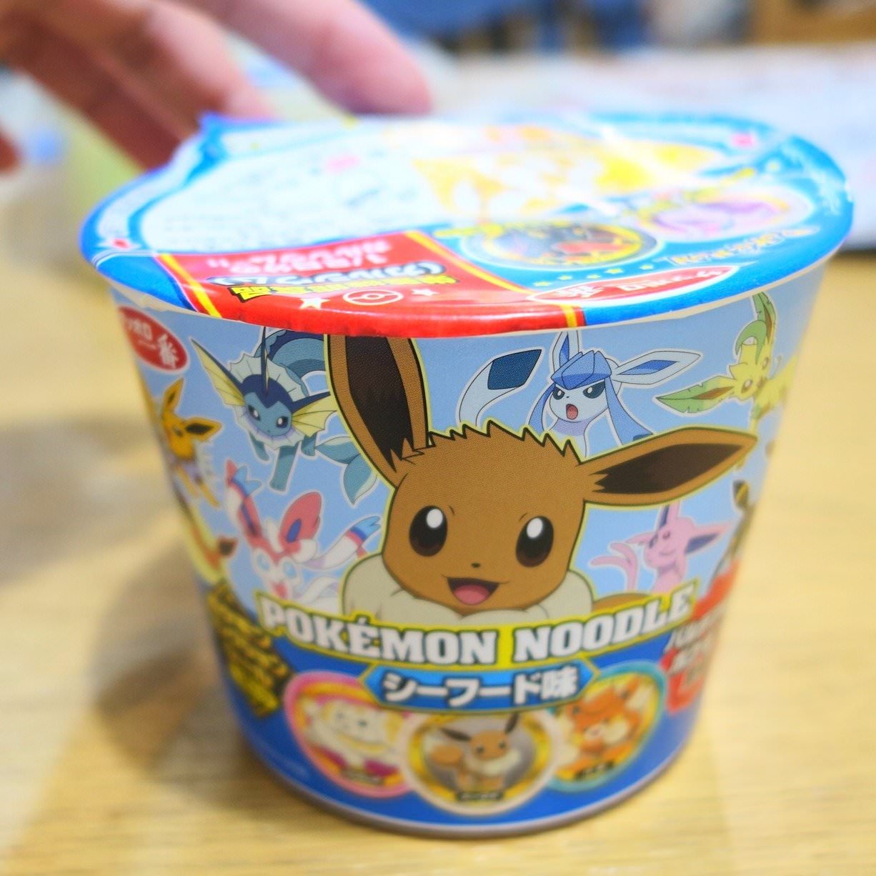 日本必買|三洋札幌一番POKEMON寶可夢泡麵,附超可愛寶可夢魚板、貼紙的迷你杯麵 - 第1張圖 日本必買|三洋札幌一番POKEMON寶可夢泡麵,附超可愛寶可夢魚板、貼紙的迷你杯麵