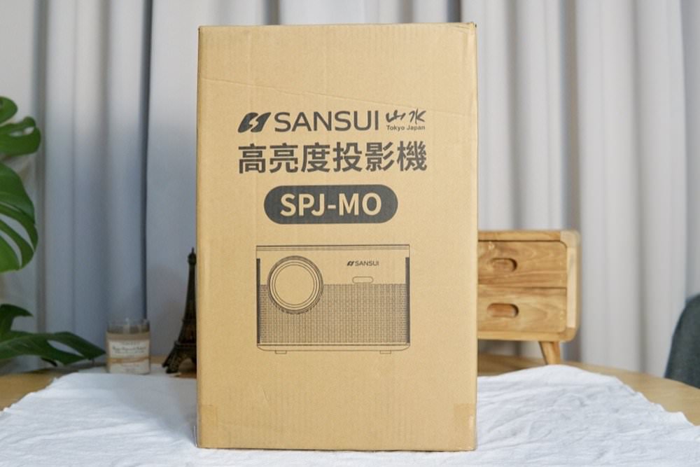 SANSUI 山水微型行動智慧高亮度投影機SPJ-MO｜居家、外出露營都方便！投影機推薦！
