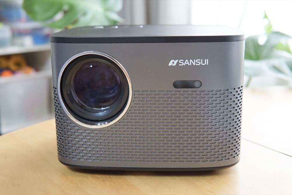 SANSUI 山水微型行動智慧高亮度投影機SPJ-MO｜居家、外出露營都方便！投影機推薦！