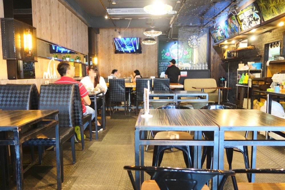 【LOMO Cafe 樂牧樂食所】美式漢堡、義式料理餐廳，中壢不限時咖啡廳推薦！