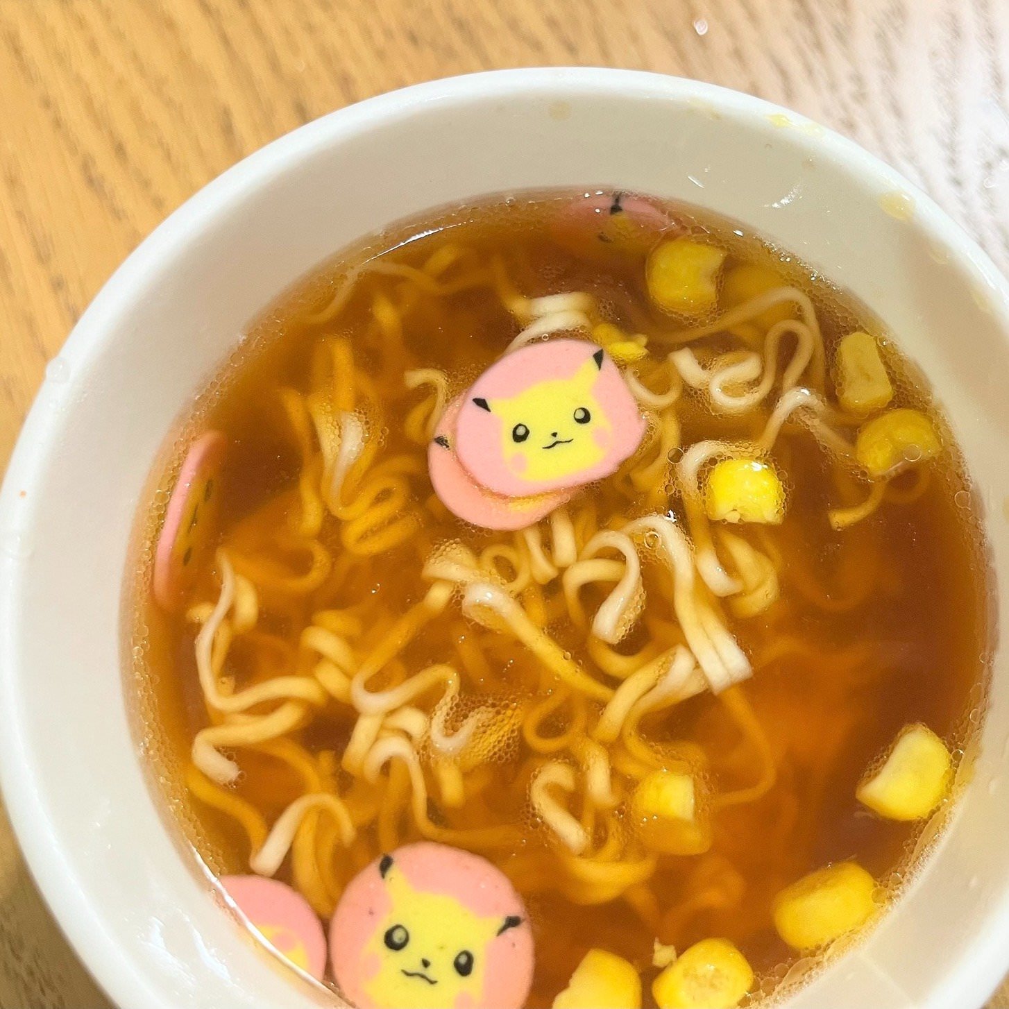 日本必買|三洋札幌一番POKEMON寶可夢泡麵,附超可愛寶可夢魚板、貼紙的迷你杯麵 - 第4張圖 日本必買|三洋札幌一番POKEMON寶可夢泡麵,附超可愛寶可夢魚板、貼紙的迷你杯麵