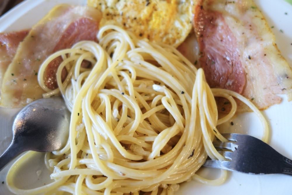 【LOMO Cafe 樂牧樂食所】美式漢堡、義式料理餐廳，中壢不限時咖啡廳推薦！