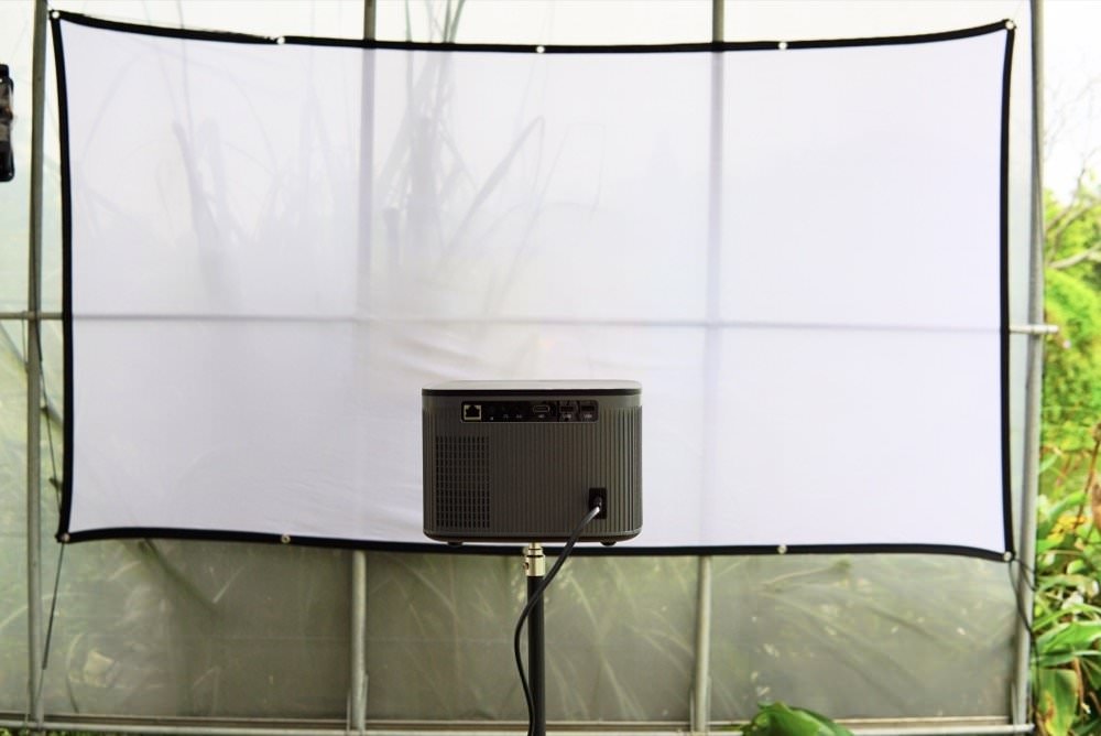 SANSUI 山水微型行動智慧高亮度投影機SPJ-MO｜居家、外出露營都方便！投影機推薦！