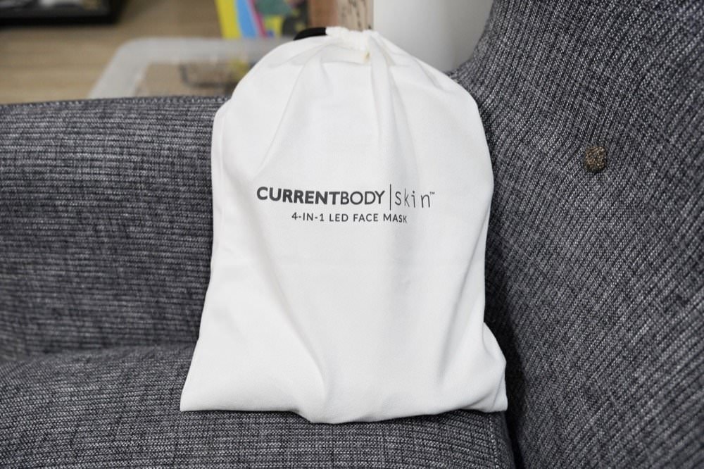【開箱】CurrentBody Skin 4合1 LED 光療面膜儀，熟齡白透亮的秘密，用過回不去超級推薦！！