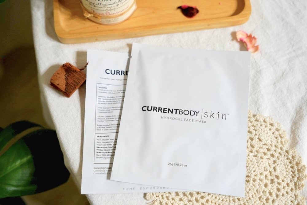 【開箱】CurrentBody Skin 4合1 LED 光療面膜儀，熟齡白透亮的秘密，用過回不去超級推薦！！