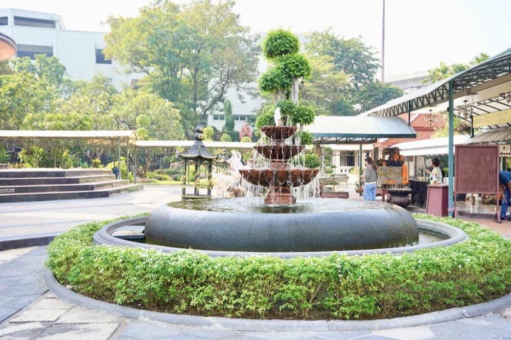 【曼谷景點推薦】三頭象神博物館The Erawan Museum。超美粉紅建築巨大三頭象地標！曼谷超夯網美景點交通、門票、許願拜拜攻略分享！