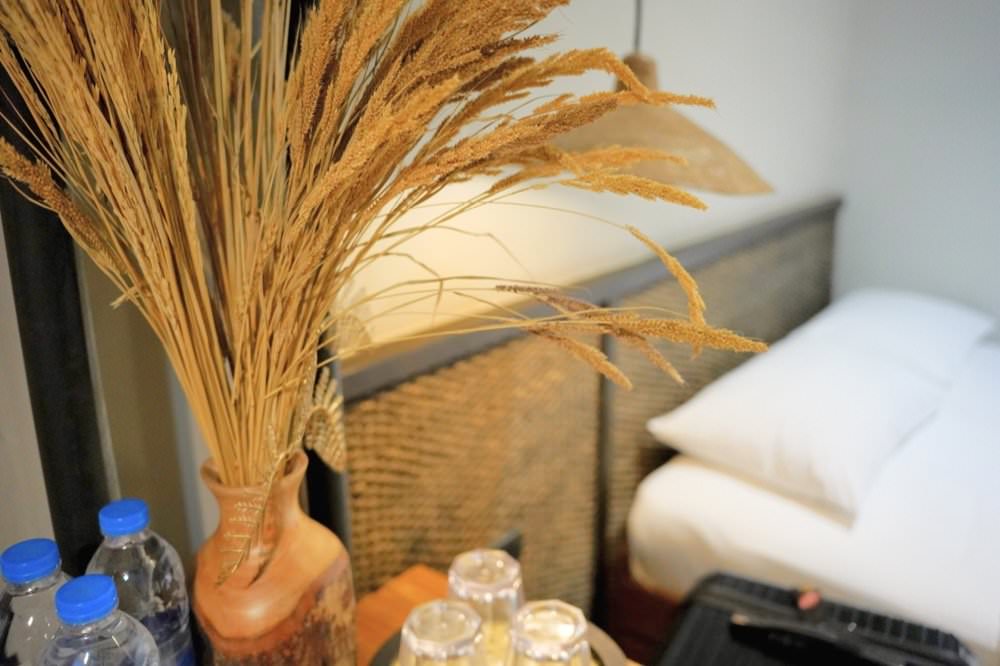 曼谷飯店推薦｜Siam Shelter Bangkok。新開幕超平價3人房只要1600，地點方便近BTS，還有免費泡麵飲料零食！